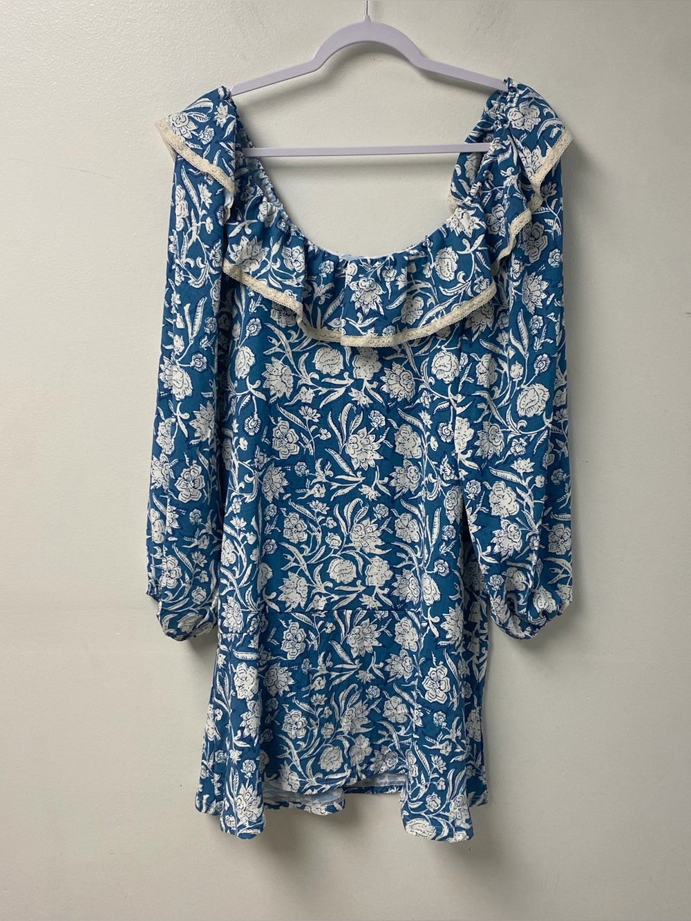 Smith & Quinn NWT Lace Trim Ruffle Neck Long Sleeve Blue Floral Dress Large - Picture 2 of 7